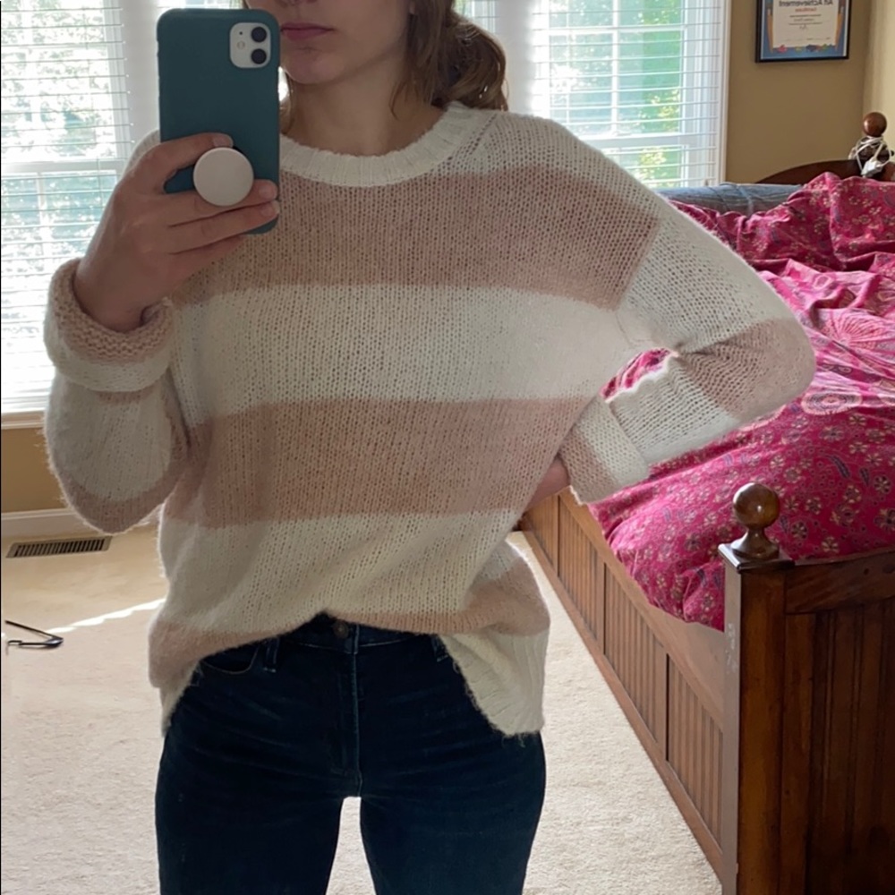 American Eagle sweater